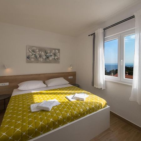Apartment Mare Krvavica Ngoại thất bức ảnh